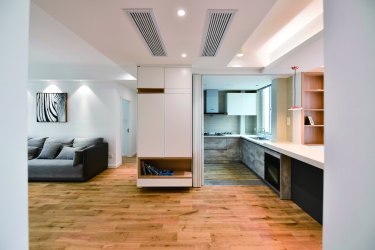 97平跃层/复式原木风客厅