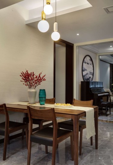 140平3室雅致新中其他