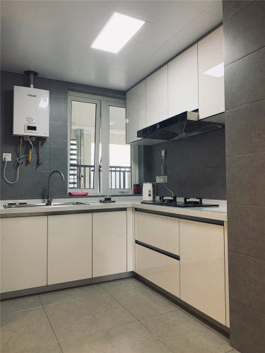 86平2室原木风厨房