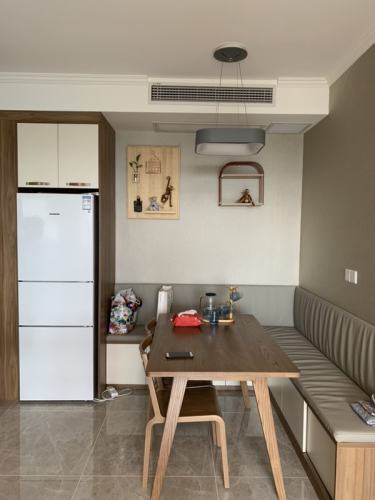 94平2室原木风餐厅