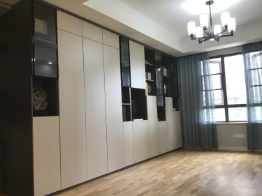 240平4室现代简约书房