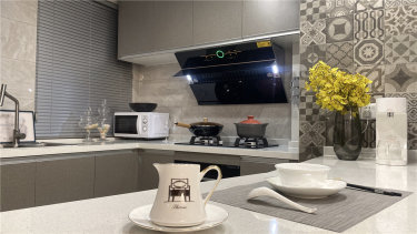 88平2室现代简约厨房