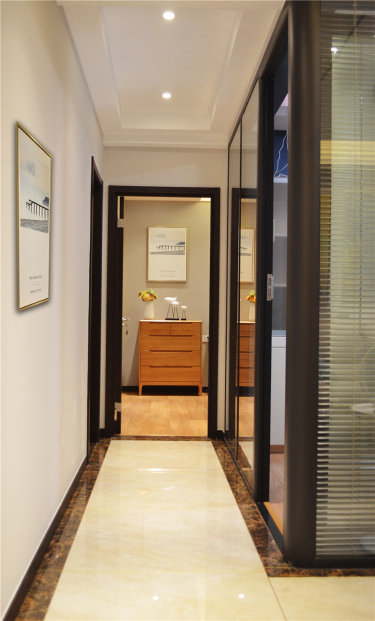 88平2室现代简约走廊