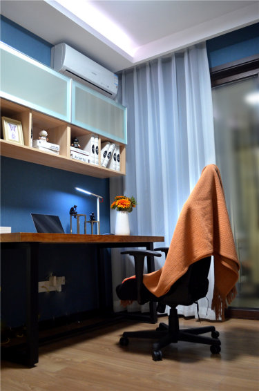 88平2室现代简约书房