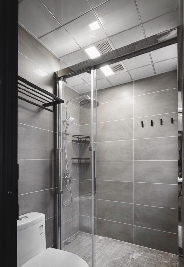 130平3室现代简约卫生间