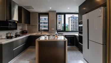 140平4室现代简约厨房