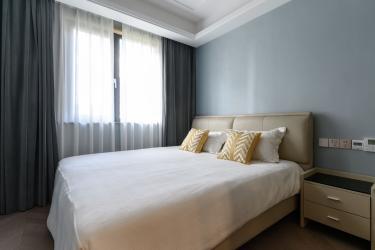 140平4室现代简约卧室