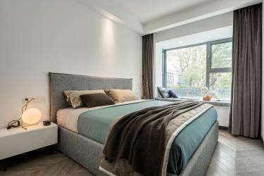 190平4室原木风卧室