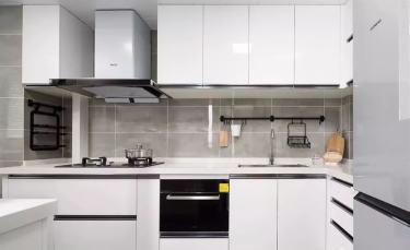 120平原木风厨房