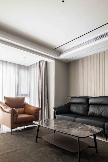 150平现代轻奢客厅