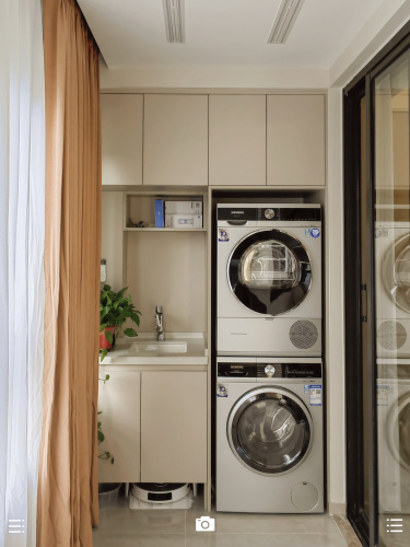 136平现代简约阳台