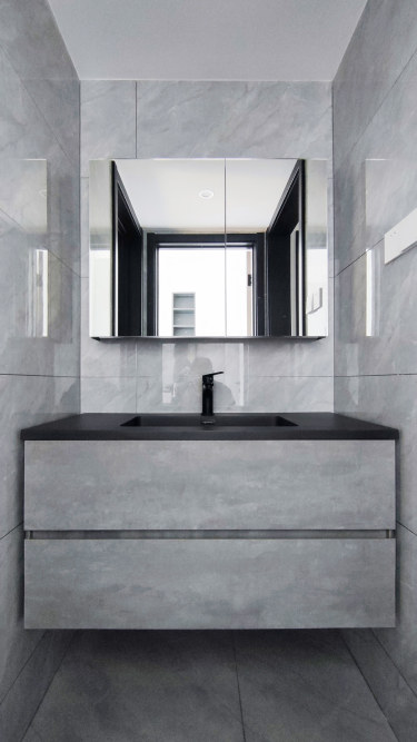 150平现代简约卫生间