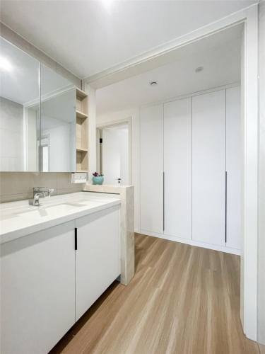 130平奶油风卫生间