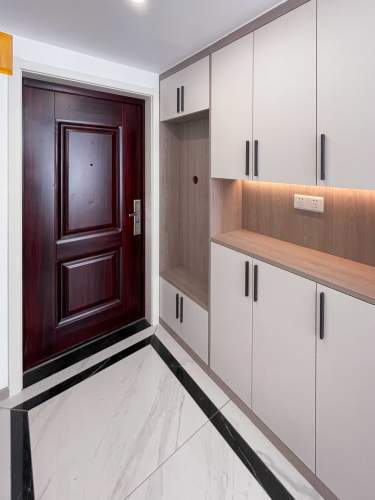 70平现代简约玄关