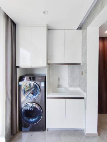 130平现代简约阳台