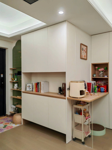 120平现代简约玄关