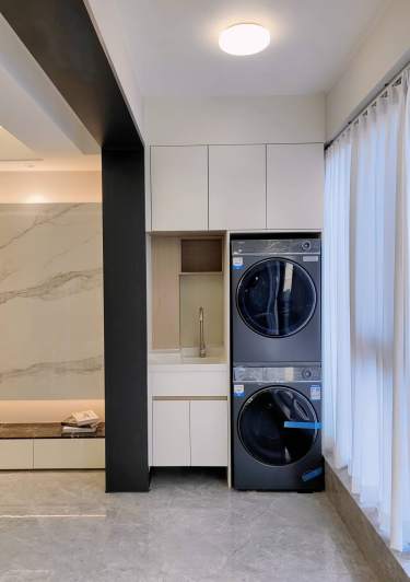 110平现代简约阳台