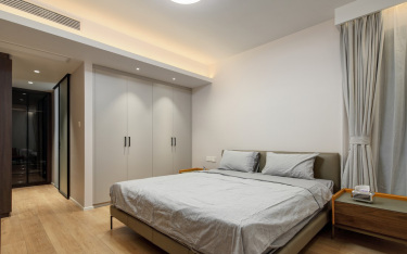 120平现代极简卧室