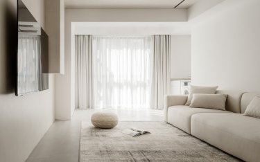 90平现代极简客厅