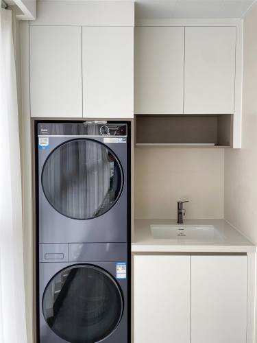 120平现代简约阳台