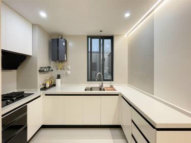 140平奶油风厨房