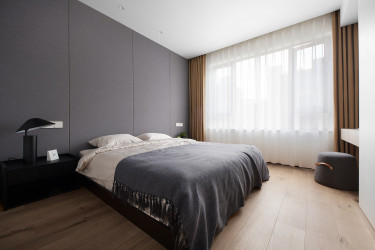 147平现代轻奢卧室