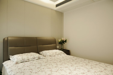 169平现代简约卧室