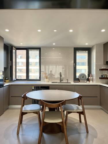 143平现代极简餐厅